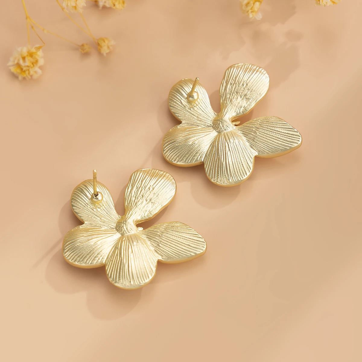 Ingemark Elegant Punk Five Leaf Flower Stud Earrings for Women Wed