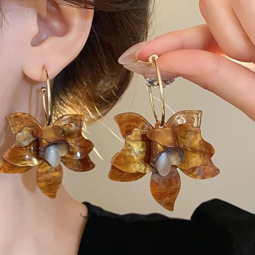 White Resin Flower Hoop New Earrings For Women Fashion Temperament Ear