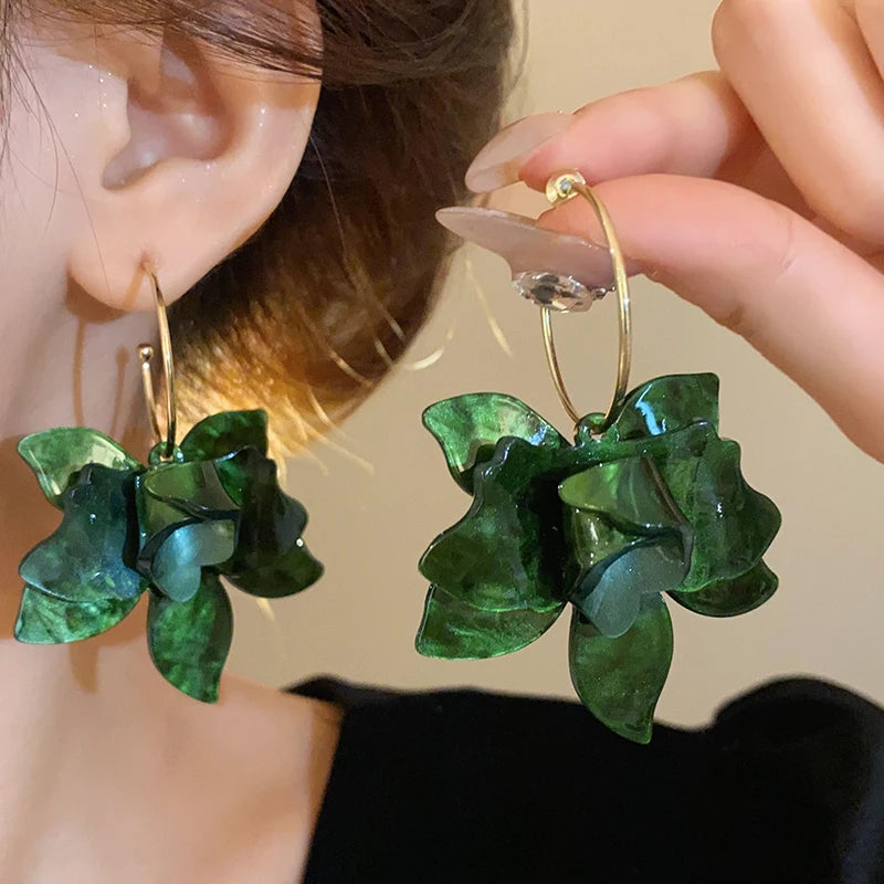 White Resin Flower Hoop New Earrings For Women Fashion Temperament Ear