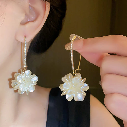 White Resin Flower Hoop New Earrings For Women Fashion Temperament Ear