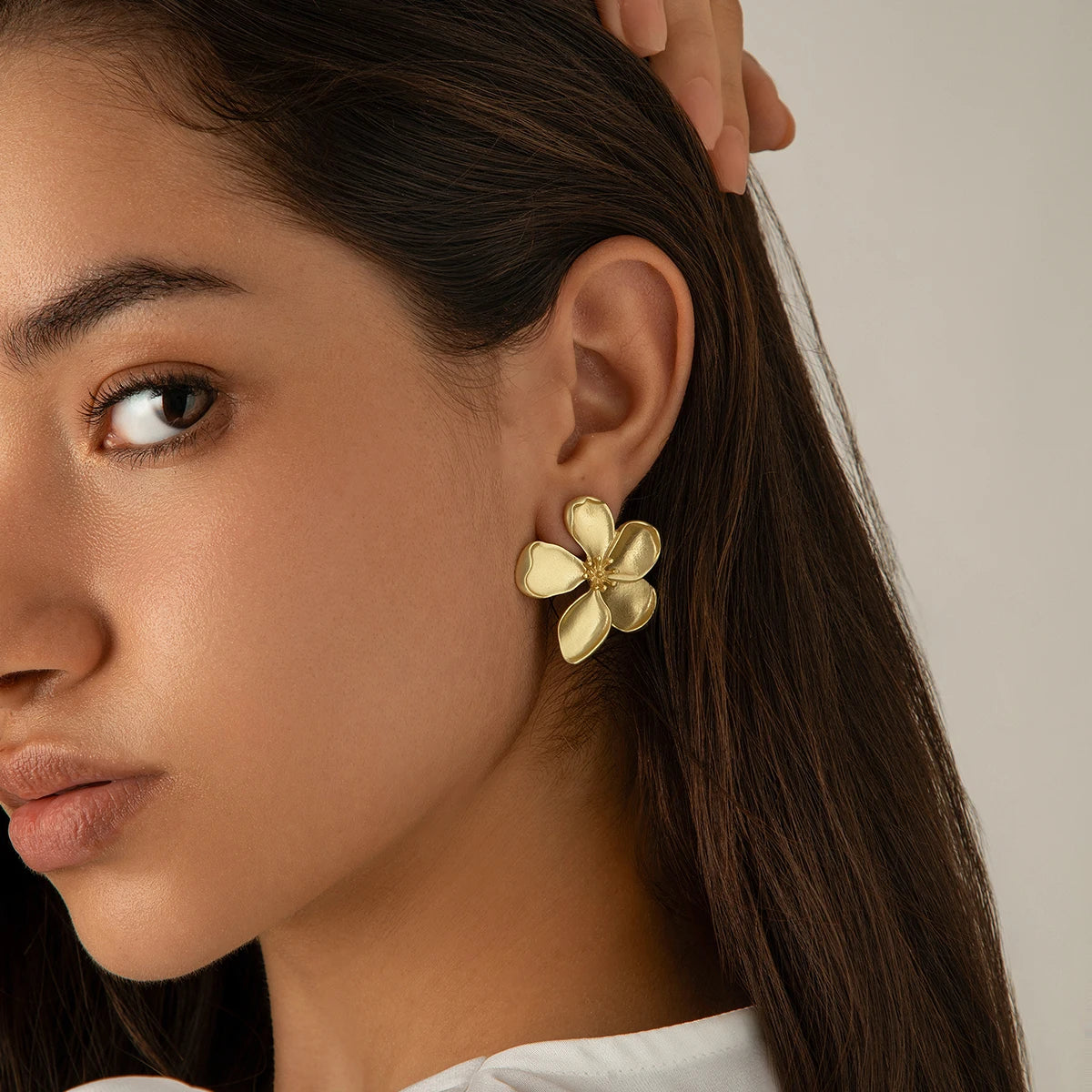 Ingemark Elegant Punk Five Leaf Flower Stud Earrings for Women Wed
