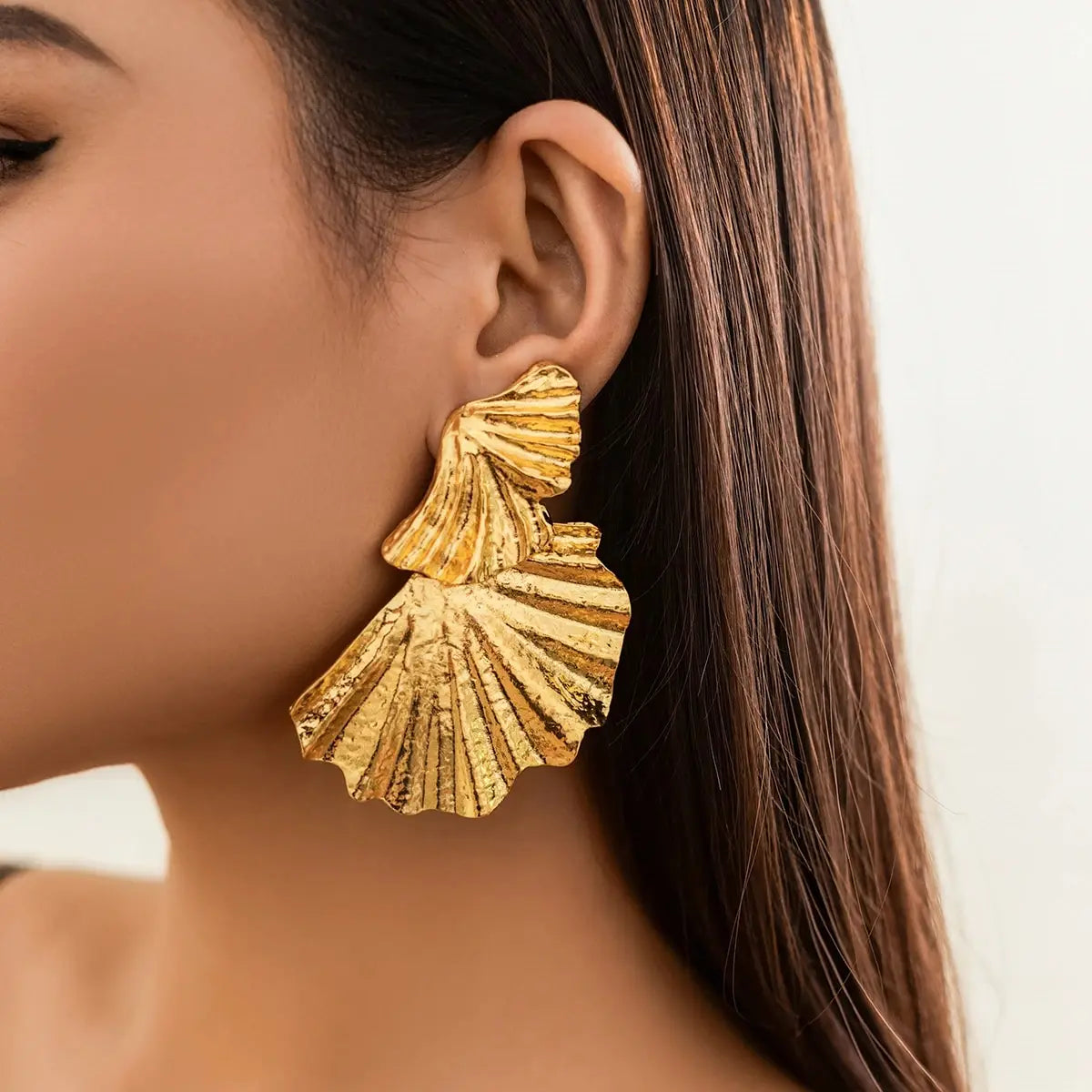 Trendy Classic Ginkgo Leaf Pendant Earrings for Women Exaggerate