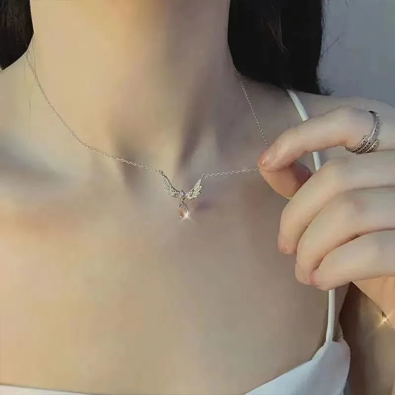 Light Luxury Angel Wings Pendant Necklace Ladies Fashion Exquisite